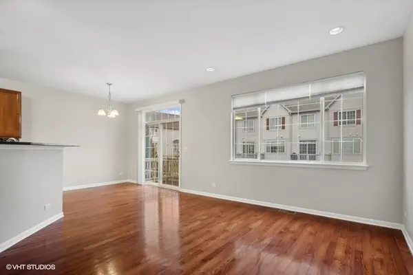 261 Sype DR, Carol Stream, IL 60188
