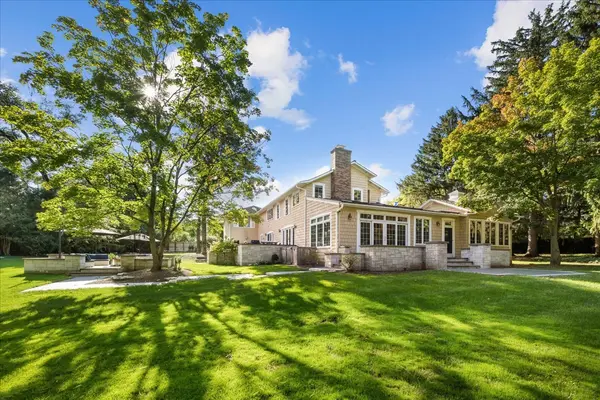100 N Western AVE, Lake Forest, IL 60045