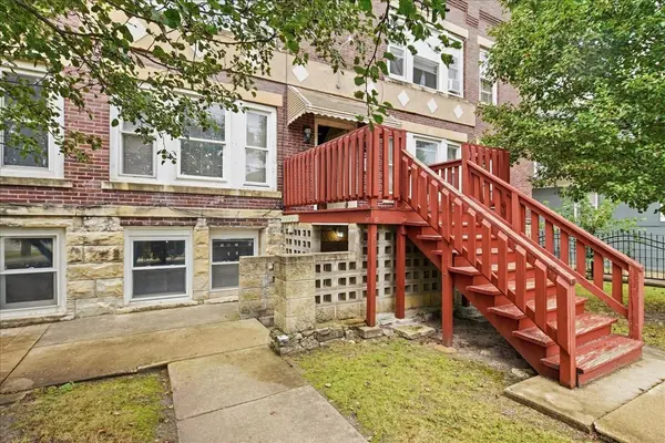 219 Youngs AVE, Joliet, IL 60432