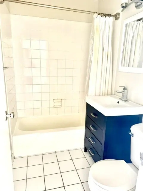 1260 W Byron ST #2, Chicago, IL 60613