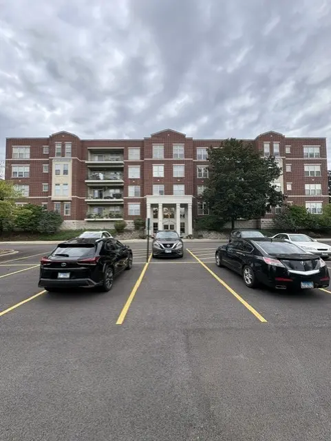 715 Astor LN #201, Wheeling, IL 60090