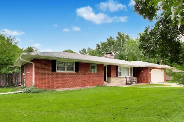 10S021 Plainfield Naperville RD, Naperville, IL 60564