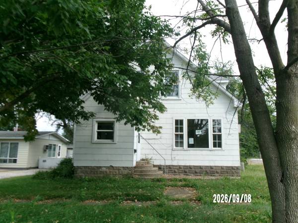 402 W Chestnut ST, Hoopeston, IL 60942