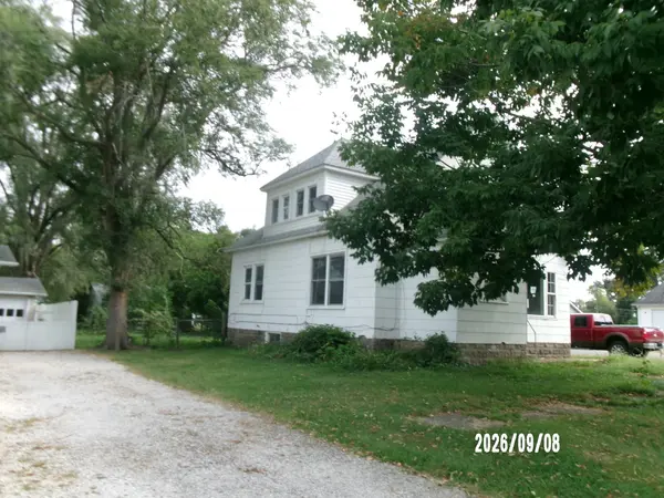 402 W Chestnut ST, Hoopeston, IL 60942