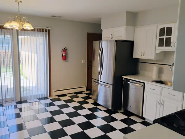 904 S Edward ST, Mount Prospect, IL 60056