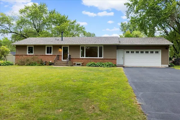 6101 Oak CIR, North Branch, MN 55056
