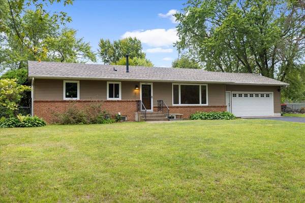 6101 Oak CIR, North Branch, MN 55056
