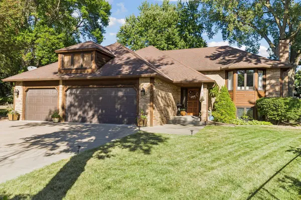 5170 Hemlock LN N, Plymouth, MN 55442