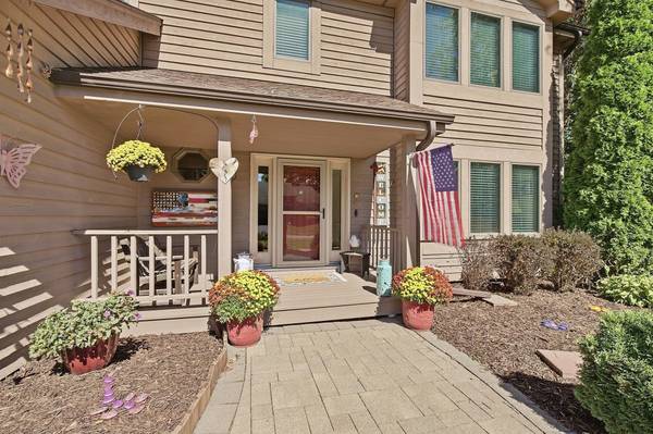 112122 Haering Lane, Chaska, MN 55318