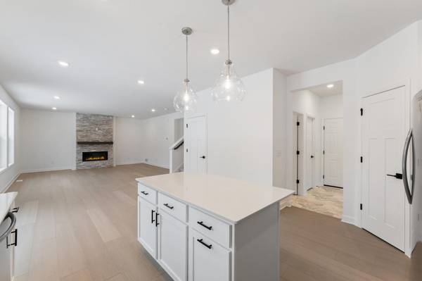 7971 Upper 41st ST N, Oakdale, MN 55128