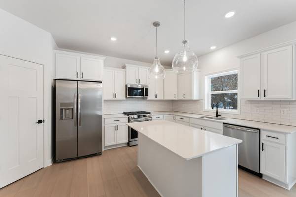 7971 Upper 41st ST N, Oakdale, MN 55128