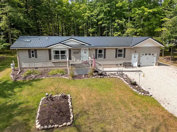 N7833 NOQUEBAY RD, Crivitz, WI 54114