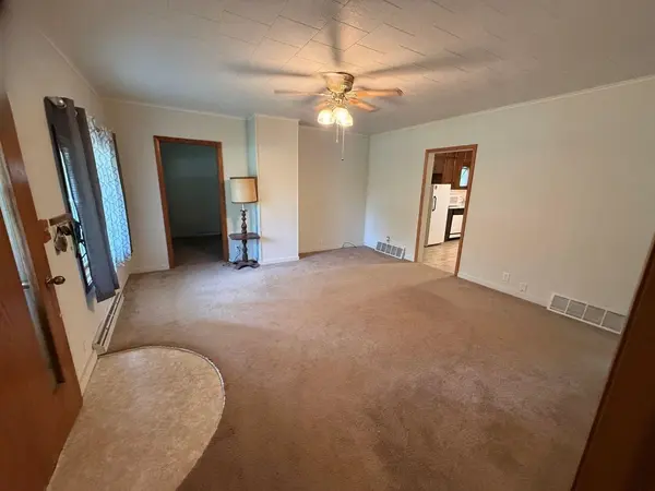 N4547 BROADWAY ST, New London, WI 54961-7805