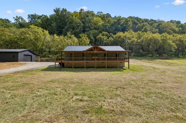 194 Sloan Branch Rd, Pleasant Shade, TN 37145