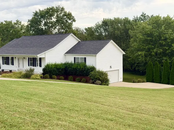 1909 Pointe Barton Dr, Lebanon, TN 37087