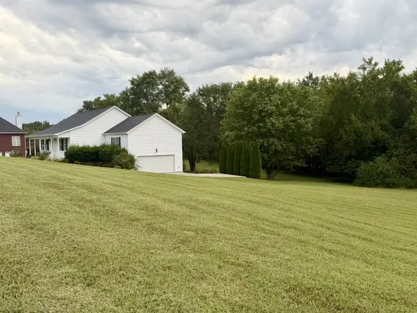 1909 Pointe Barton Dr, Lebanon, TN 37087