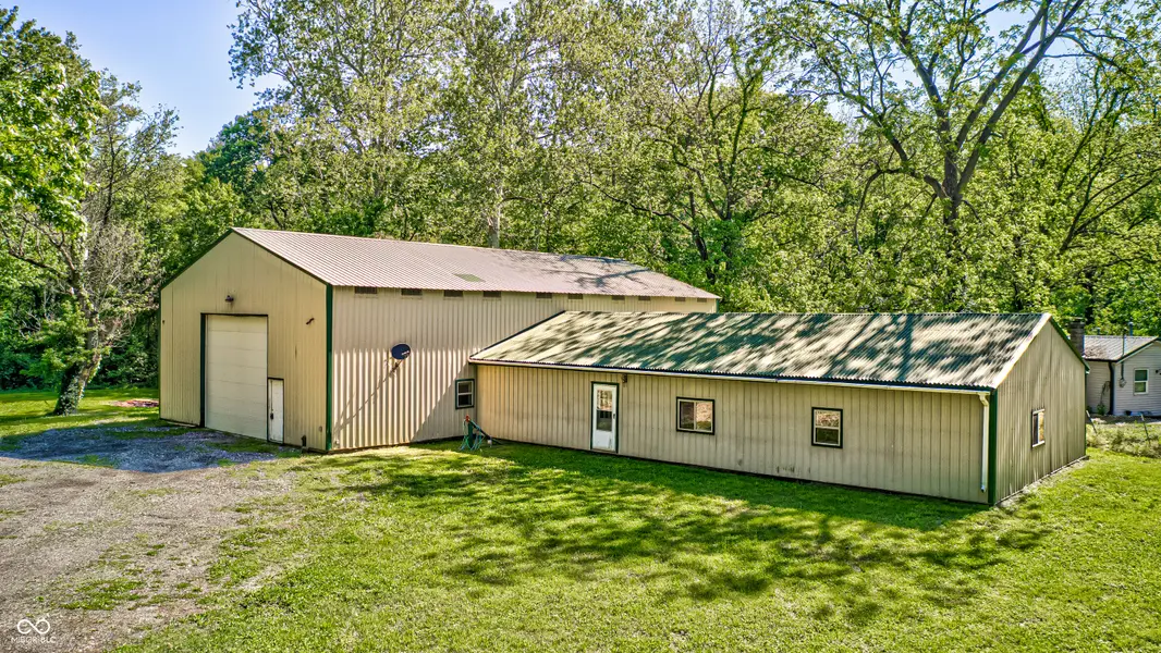 8740 Huggin Hollow RD, Martinsville, IN 46151