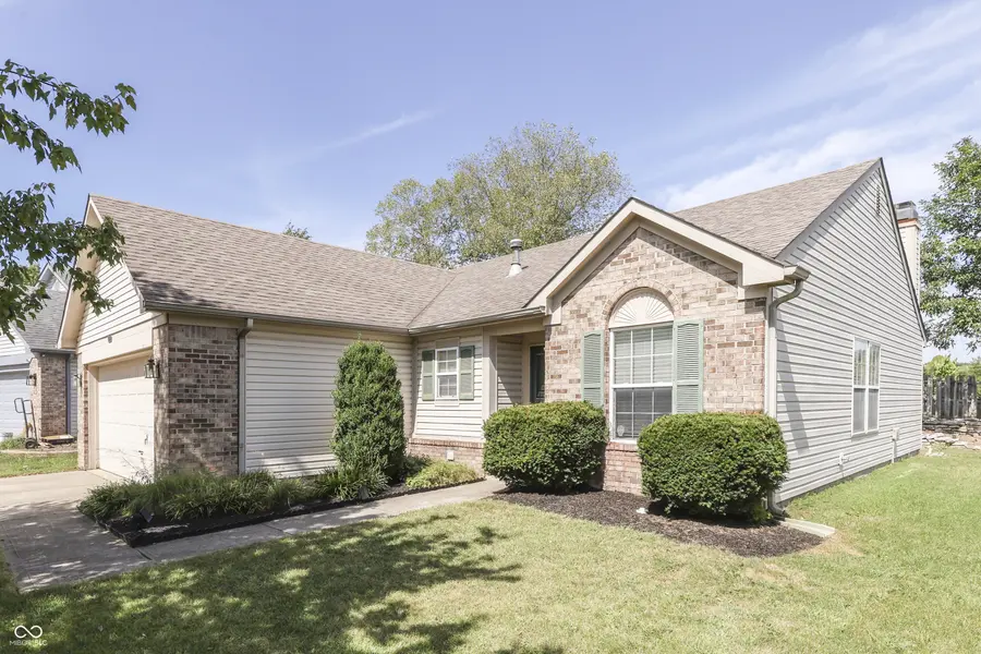 8526 Country Meadows DR, Indianapolis, IN 46234