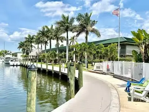 7150 N TAMIAMI TRL #C216, Sarasota, FL 34243