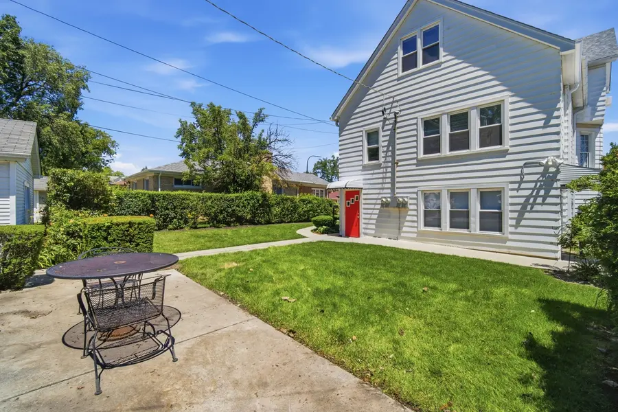 7314 N Crawford AVE #2, Lincolnwood, IL 60712