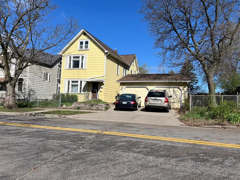 657 Plum ST, Saint Paul, MN 55106