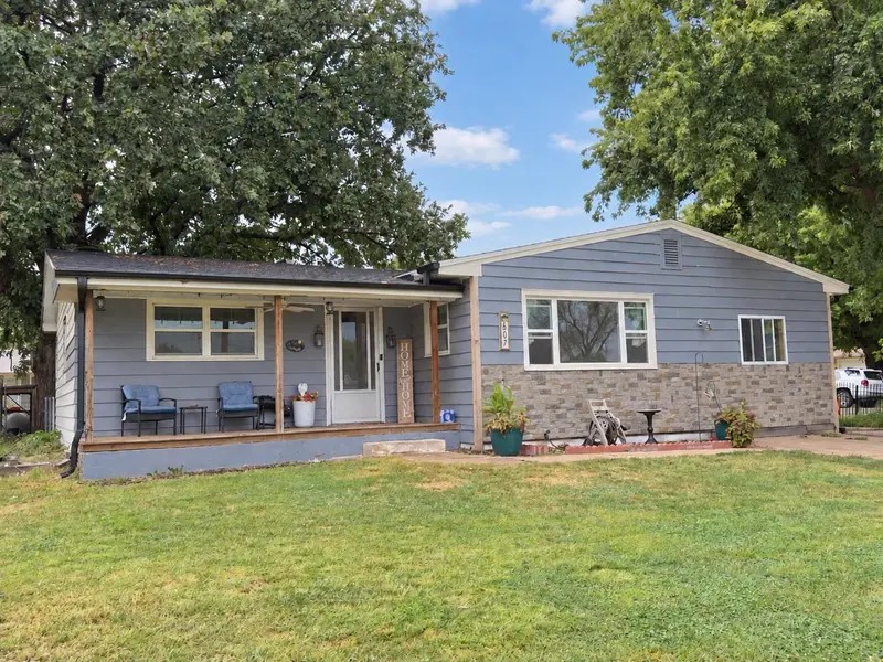 607 N Nelson St, Bennington, KS 67422