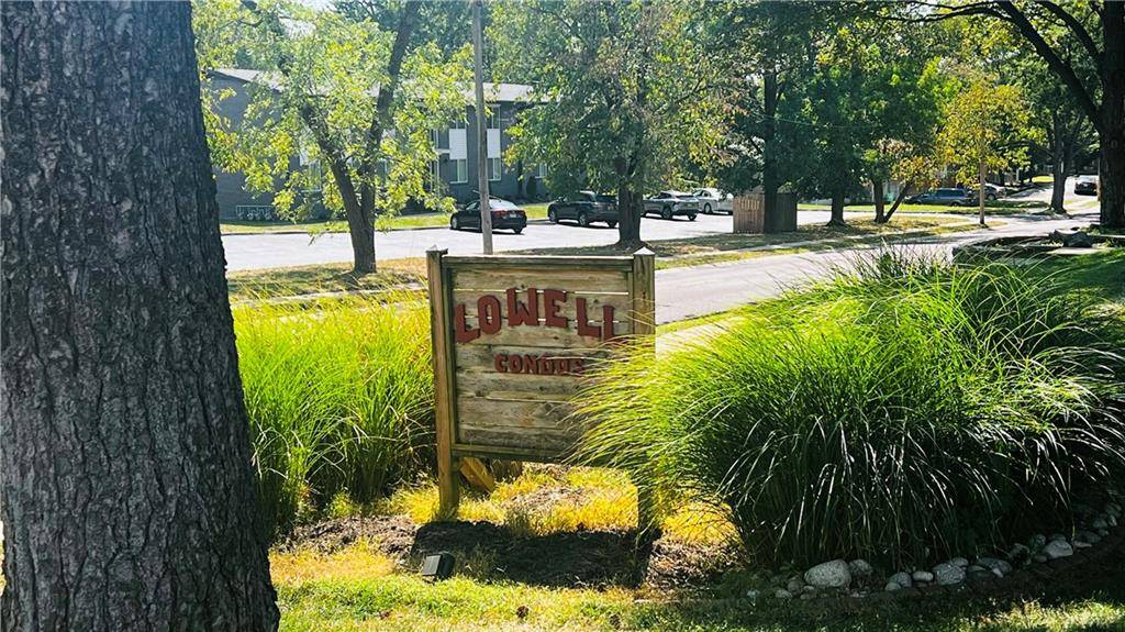 8227 Santa Fe DR #7, Overland Park, KS 66204