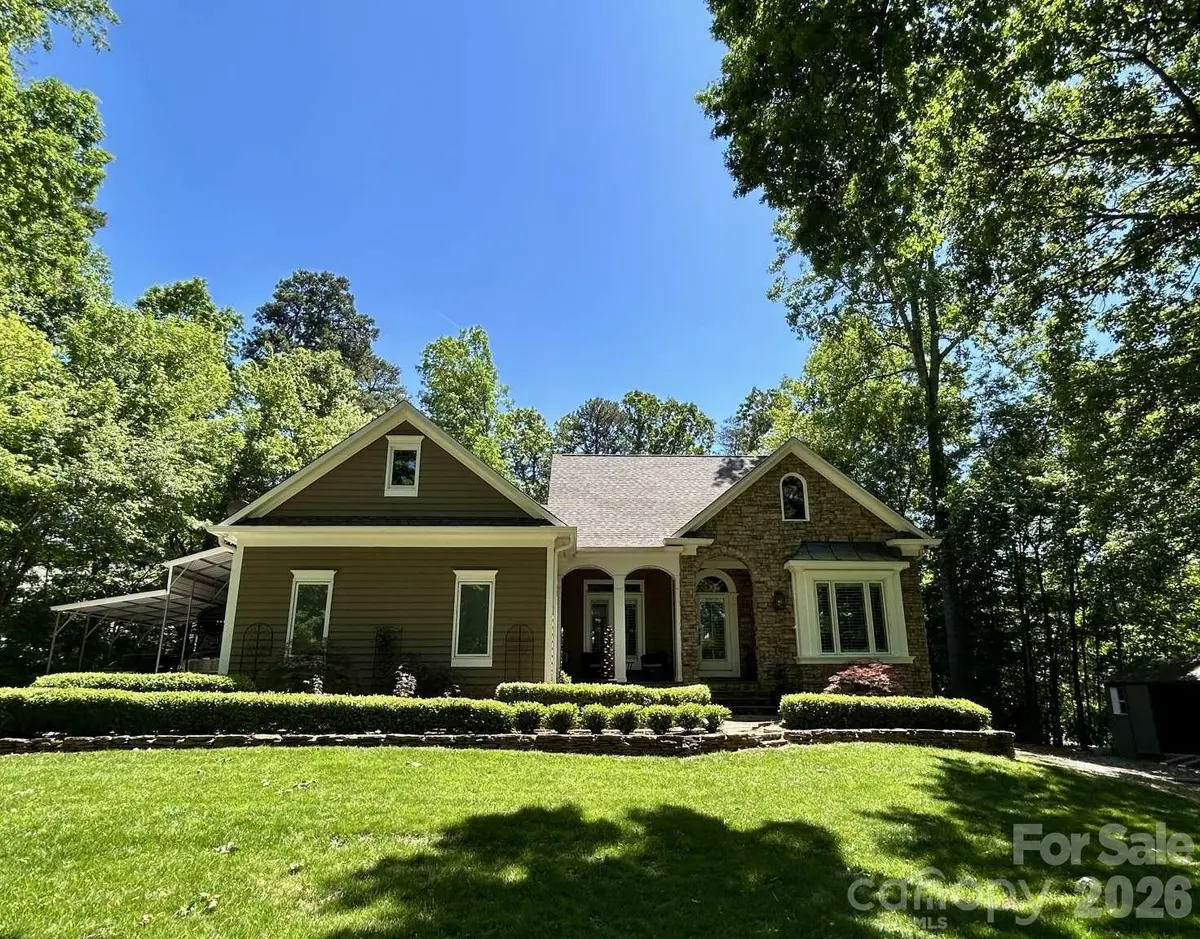 8152 Deep Water LN, Denver, NC 28037