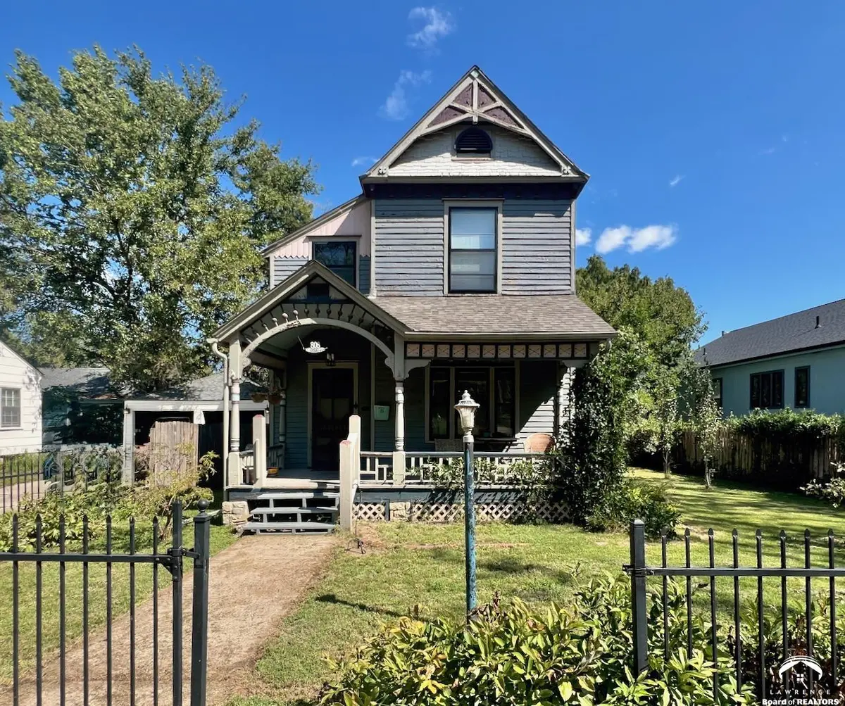 808 Mississippi ST, Lawrence, KS 66044
