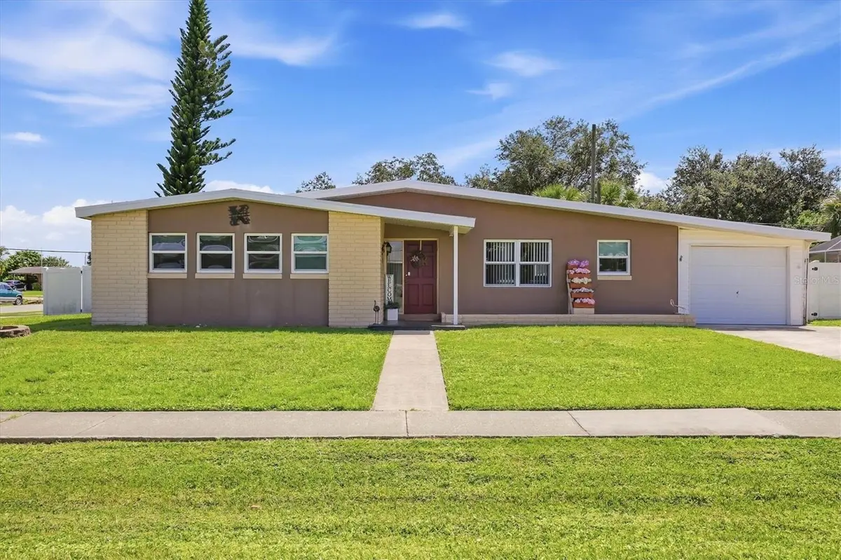2424 WARNE ST, Port Charlotte, FL 33952