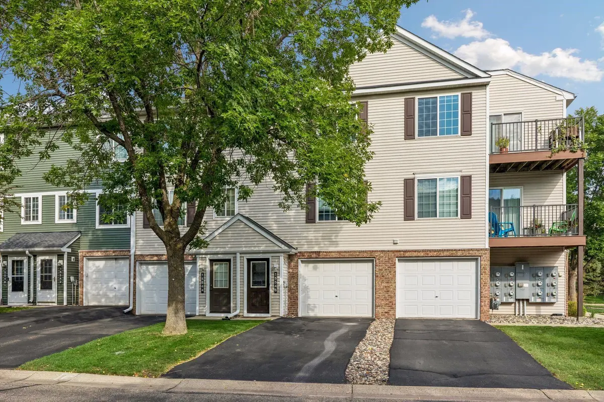 15546 Float LN #103, Apple Valley, MN 55124