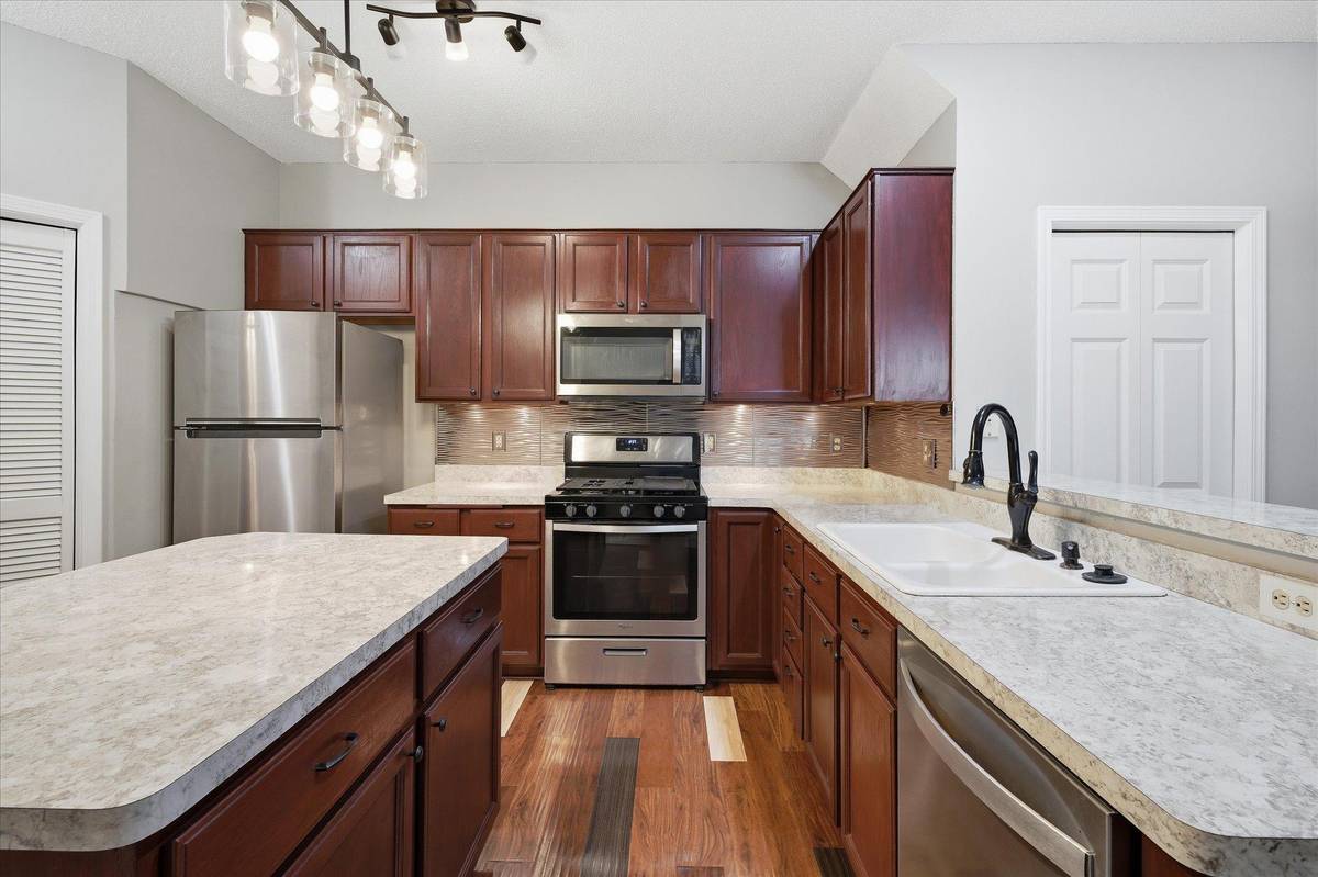 18902 96th PL N, Maple Grove, MN 55311