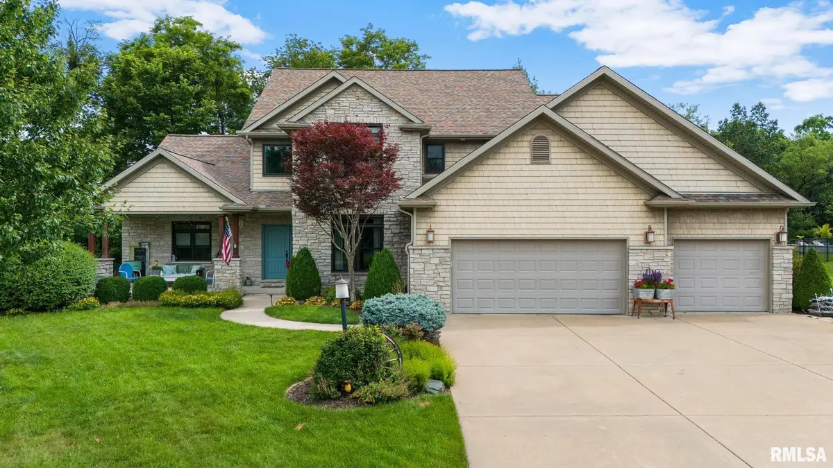 124 CHEROKEE DR, Groveland, IL 61535