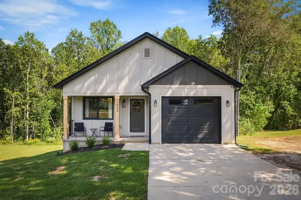 1013 37th ST SW, Hickory, NC 28602