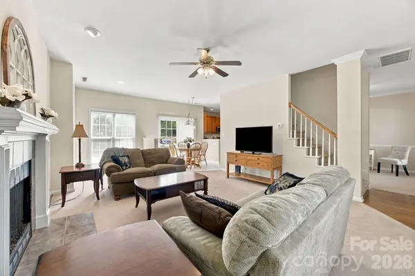 2807 Edgebrook CIR, Matthews, NC 28105