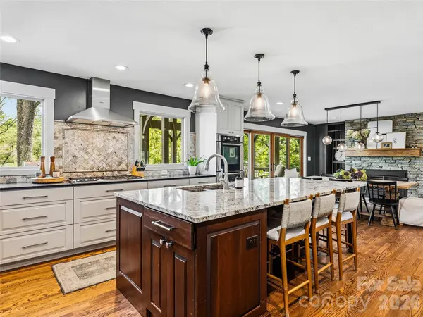 235 White Pine DR, Fletcher, NC 28732