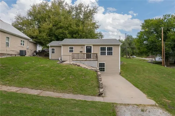 3325 Locust ST, St Joseph, MO 64501