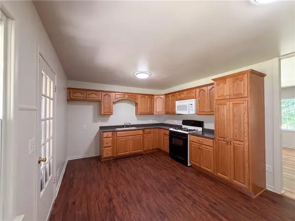 1020 Garden ST, St Joseph, MO 64504