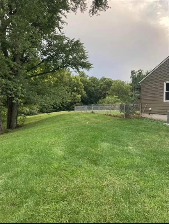 301 Crispin ST, Richmond, MO 64085