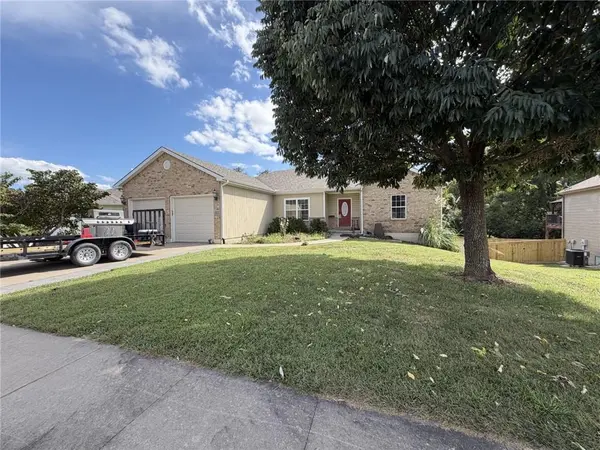 803 Charles ST, Knob Noster, MO 65336