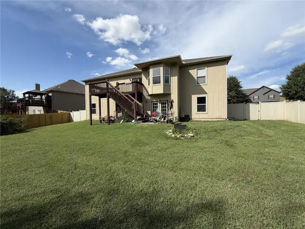 803 Charles ST, Knob Noster, MO 65336