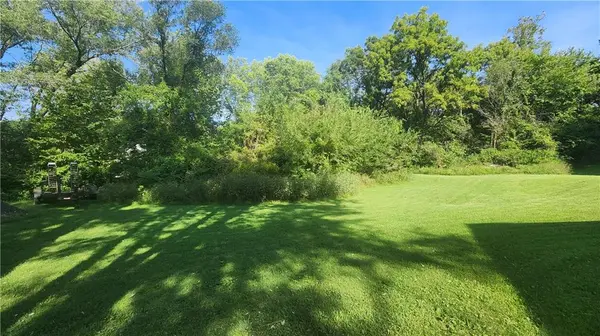 NW 76th ST, Parkville, MO 64152