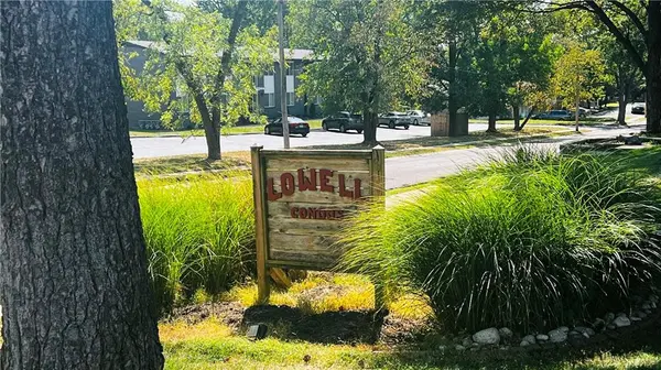 8227 Santa Fe DR #7, Overland Park, KS 66204