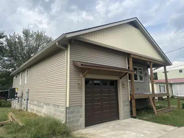 48 W Clay ST, Spencer, IN 47460