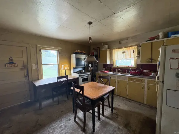 1212 E Dubail AVE, South Bend, IN 46613