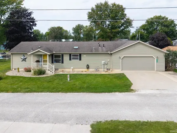 7150 S 165 E ***, Wolcottville, IN 46795
