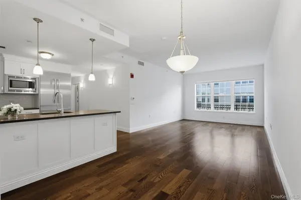 10 Byron PL #PH716, Larchmont, NY 10538