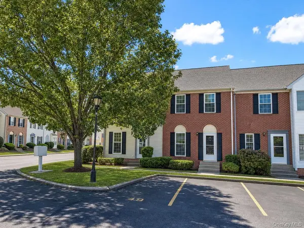 49 Matthews LN, Washingtonville, NY 10992