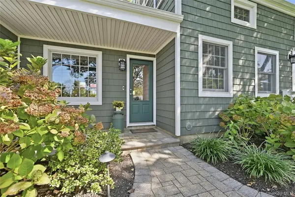 75 Eatons Neck RD, Northport, NY 11768