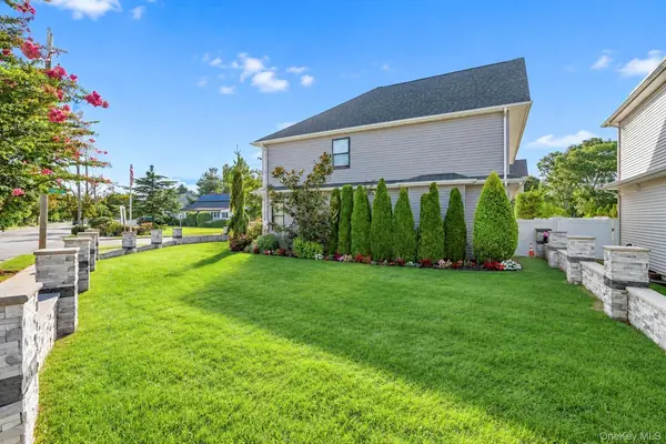 552 Dover RD, Oceanside, NY 11572